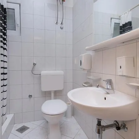 5975d Apartment Pisak