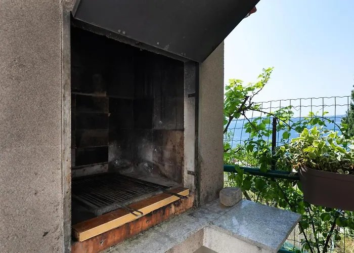 Apartment 5975d