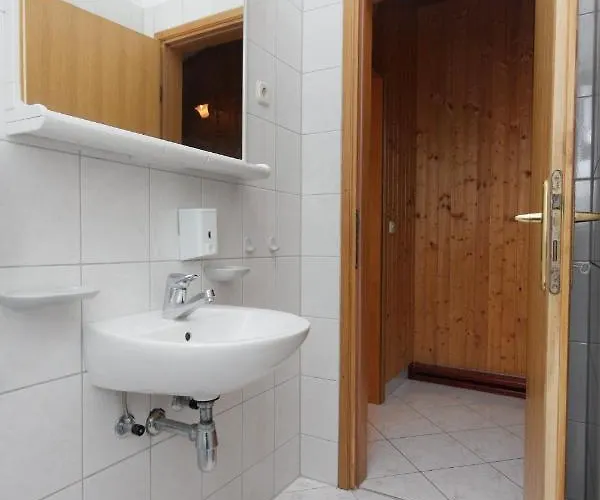 Apartment 5975d